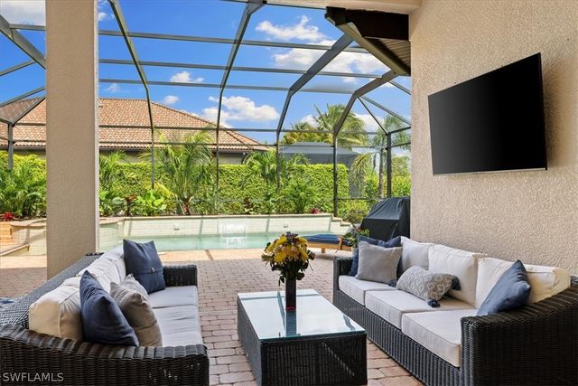 7831 Valencia CT, Naples, FL 34113