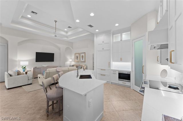 7831 Valencia CT, Naples, FL 34113