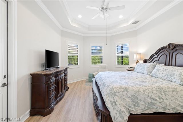 7831 Valencia CT, Naples, FL 34113