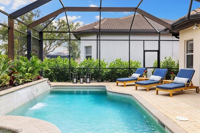 7831 Valencia CT, Naples, FL 34113