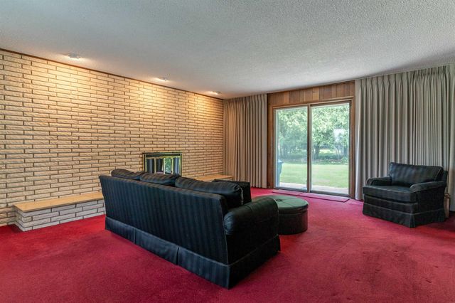 847 Lynkaylee Drive, Waterloo, IA 50701