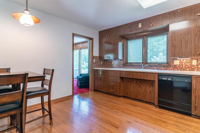 847 Lynkaylee Drive, Waterloo, IA 50701