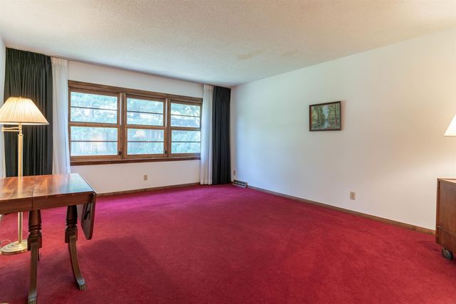 847 Lynkaylee Drive, Waterloo, IA 50701