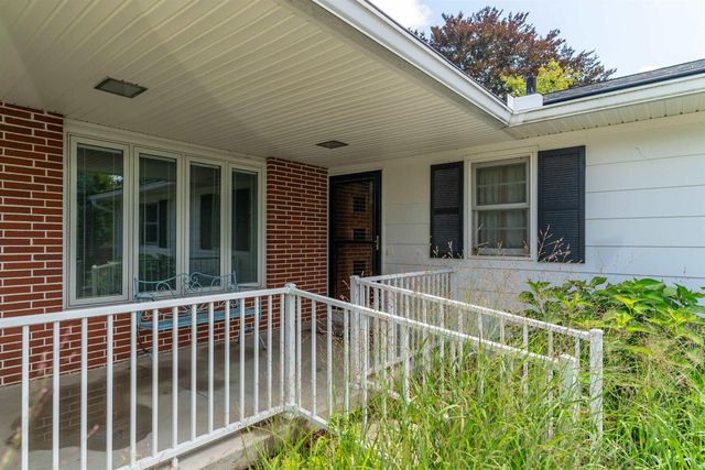847 Lynkaylee Drive, Waterloo, IA 50701