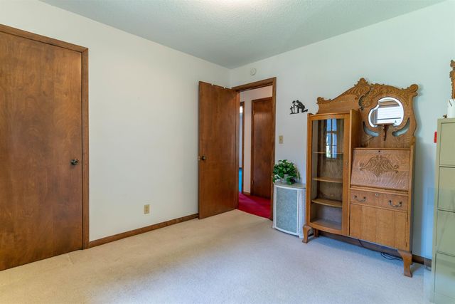847 Lynkaylee Drive, Waterloo, IA 50701