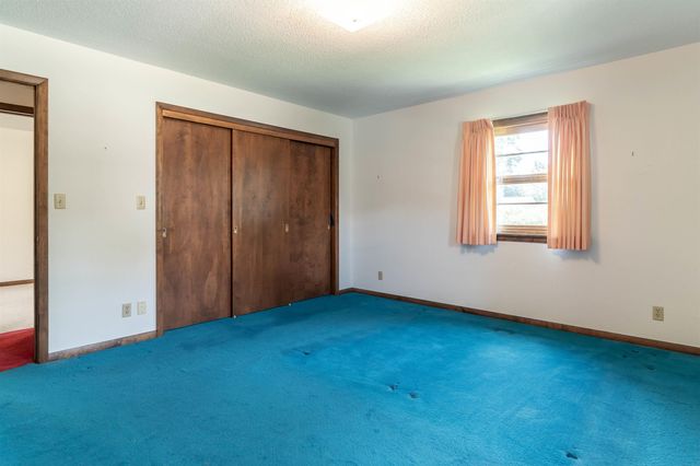 847 Lynkaylee Drive, Waterloo, IA 50701