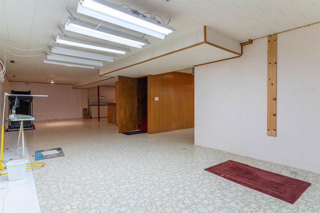 847 Lynkaylee Drive, Waterloo, IA 50701