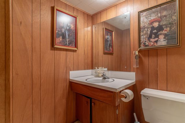 847 Lynkaylee Drive, Waterloo, IA 50701