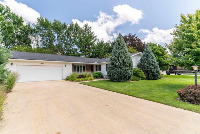 847 Lynkaylee Drive, Waterloo, IA 50701