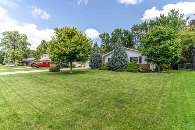 847 Lynkaylee Drive, Waterloo, IA 50701