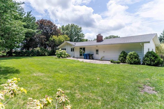 847 Lynkaylee Drive, Waterloo, IA 50701