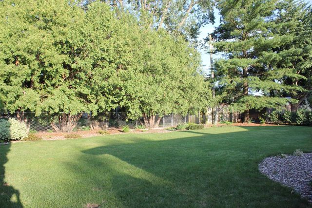 847 Lynkaylee Drive, Waterloo, IA 50701