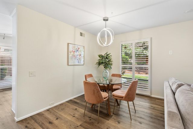 2240 Swarthmore Dr, Sacramento, CA 95825