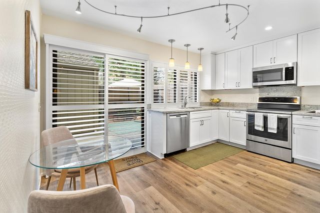 2240 Swarthmore Dr, Sacramento, CA 95825