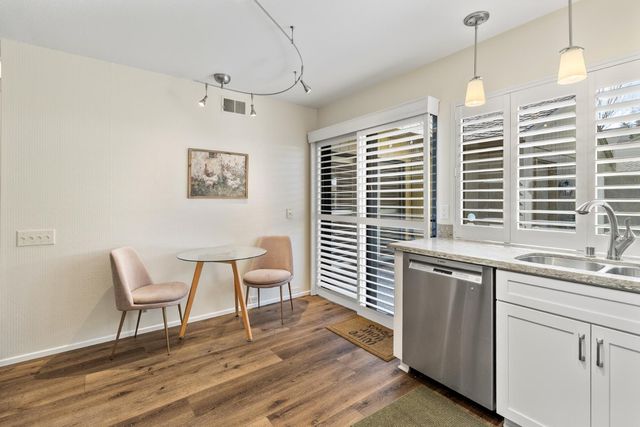 2240 Swarthmore Dr, Sacramento, CA 95825