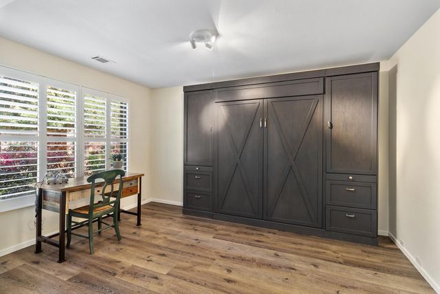 2240 Swarthmore Dr, Sacramento, CA 95825