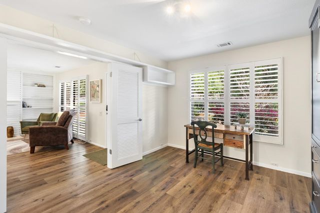 2240 Swarthmore Dr, Sacramento, CA 95825