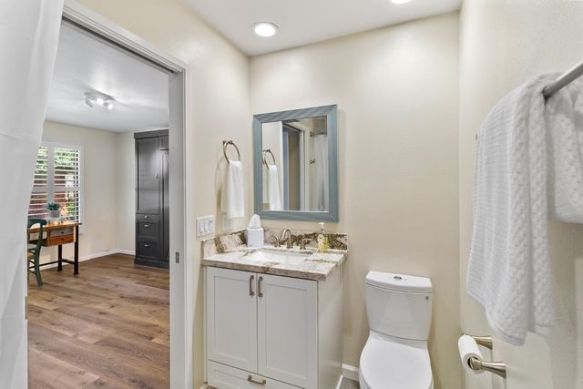 2240 Swarthmore Dr, Sacramento, CA 95825