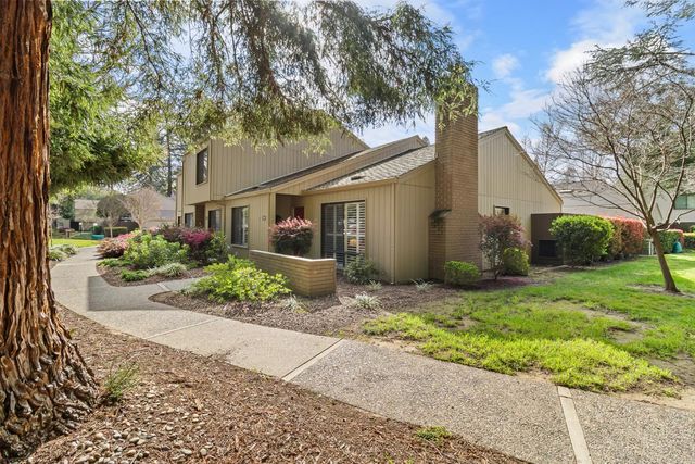 2240 Swarthmore Dr, Sacramento, CA 95825