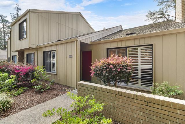 2240 Swarthmore Dr, Sacramento, CA 95825