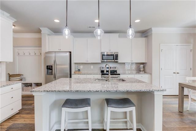 675 Country Ridge Drive, Hoschton, GA 30548