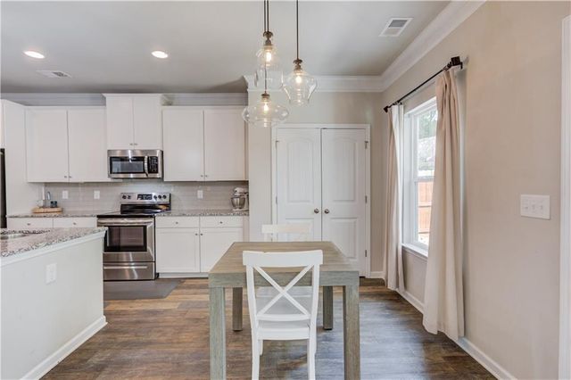 675 Country Ridge Drive, Hoschton, GA 30548