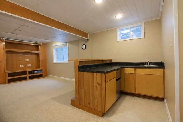 3902 Valley View Road, Ames, IA 50010