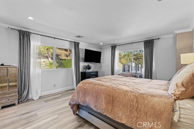 3435 Oakmont View Drive, Glendale, CA 91208