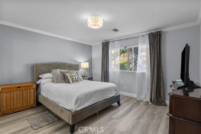 3435 Oakmont View Drive, Glendale, CA 91208