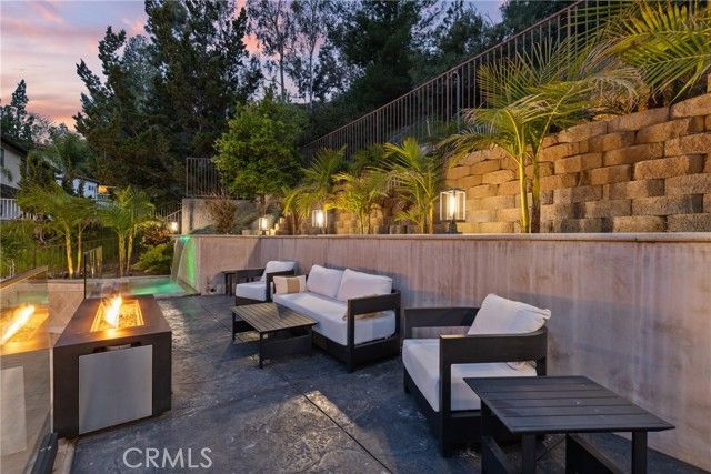 3435 Oakmont View Drive, Glendale, CA 91208