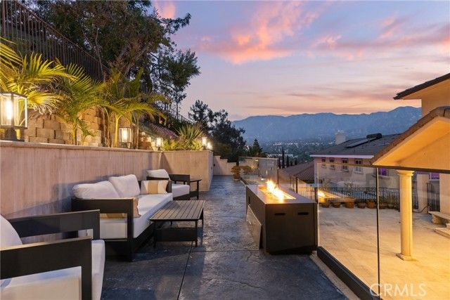 3435 Oakmont View Drive, Glendale, CA 91208