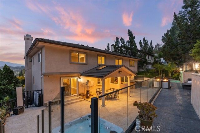 3435 Oakmont View Drive, Glendale, CA 91208