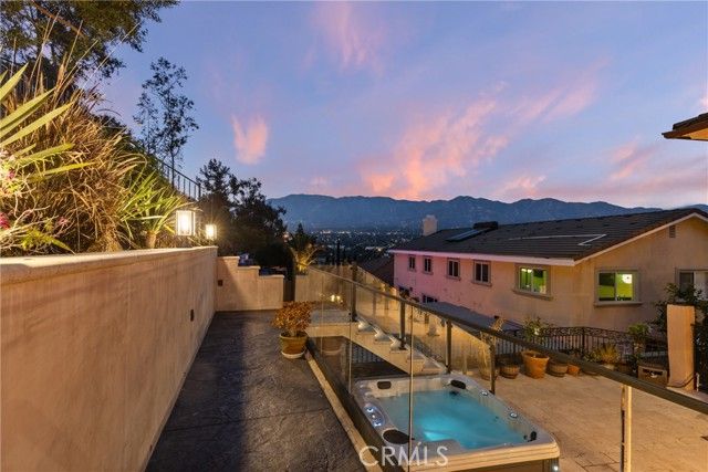 3435 Oakmont View Drive, Glendale, CA 91208