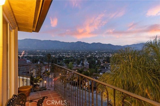 3435 Oakmont View Drive, Glendale, CA 91208