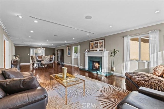 3435 Oakmont View Drive, Glendale, CA 91208