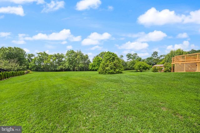 99 FOX LN, White Post, VA 22663