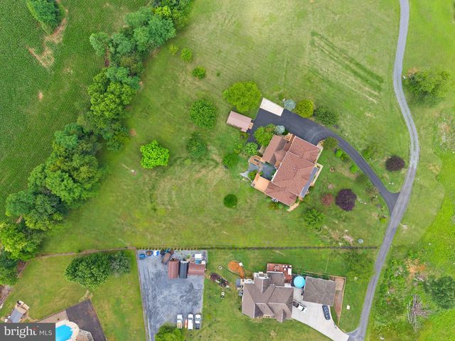 99 FOX LN, White Post, VA 22663