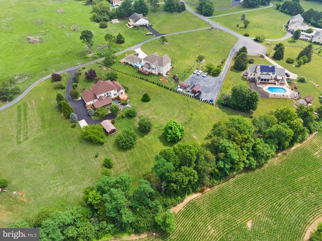 99 FOX LN, White Post, VA 22663