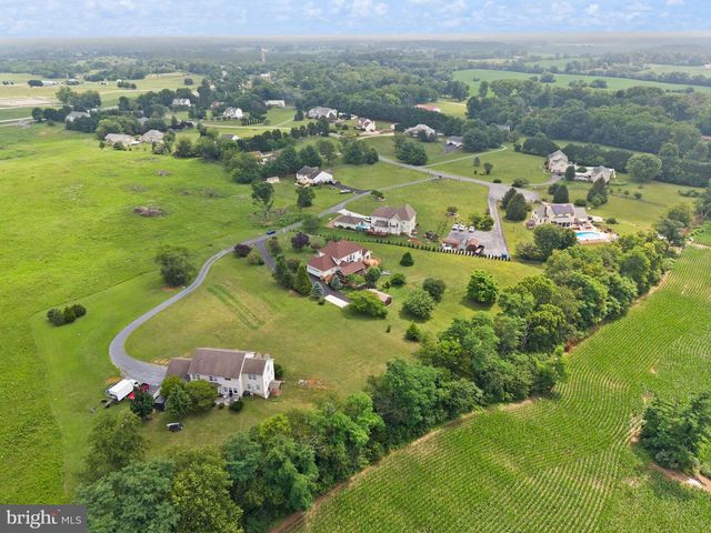 99 FOX LN, White Post, VA 22663