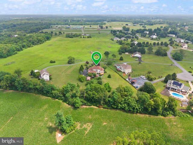 99 FOX LN, White Post, VA 22663