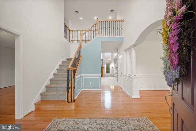 99 FOX LN, White Post, VA 22663