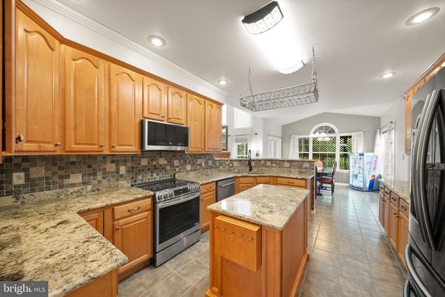99 FOX LN, White Post, VA 22663