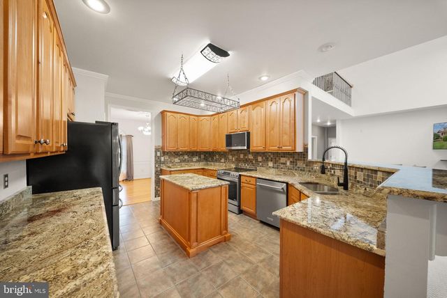 99 FOX LN, White Post, VA 22663