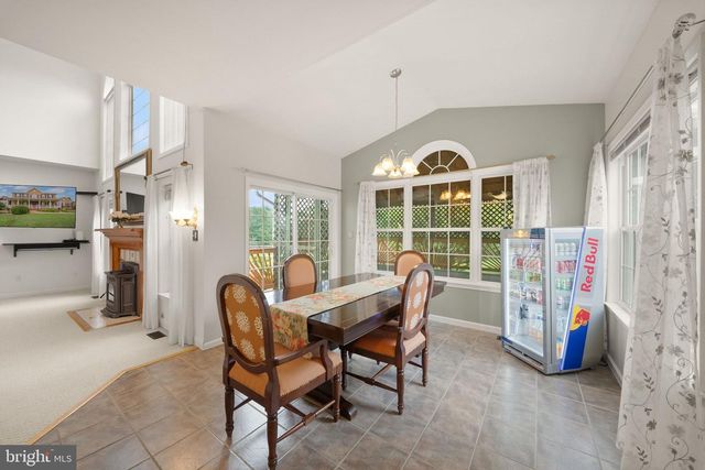 99 FOX LN, White Post, VA 22663