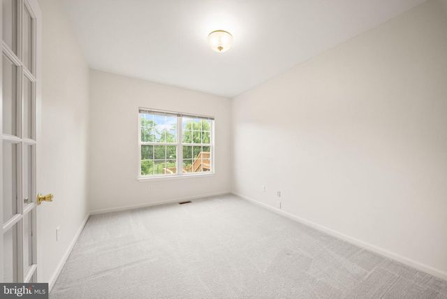 99 FOX LN, White Post, VA 22663