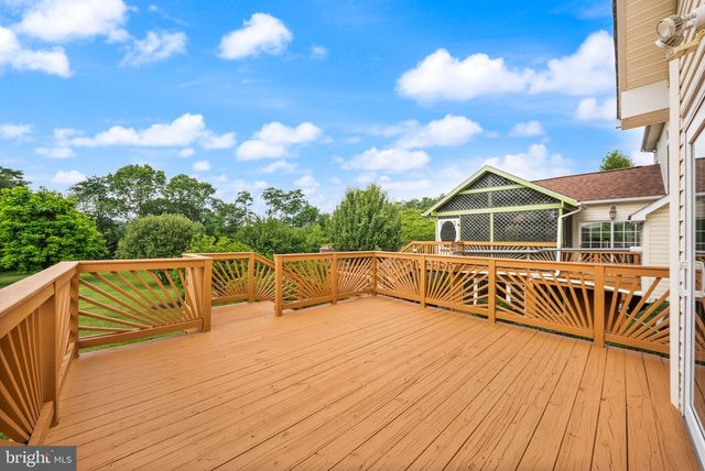 99 FOX LN, White Post, VA 22663