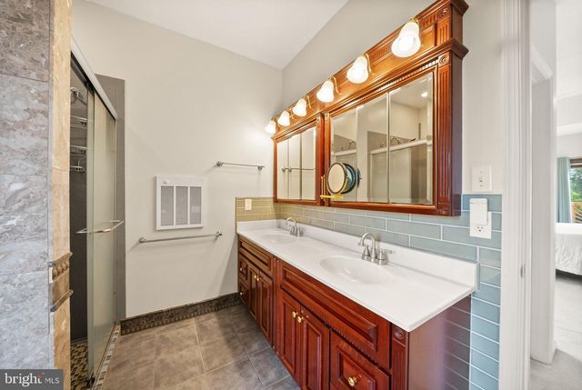99 FOX LN, White Post, VA 22663