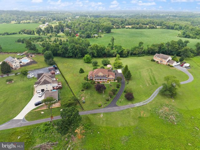 99 FOX LN, White Post, VA 22663