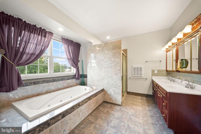99 FOX LN, White Post, VA 22663