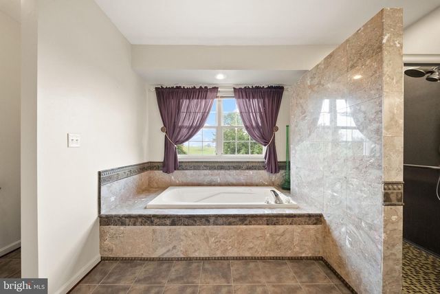 99 FOX LN, White Post, VA 22663